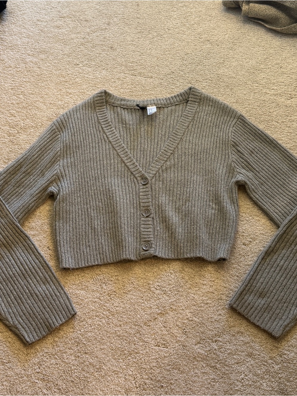H&M Cropped Ribbed V-Neck Button Cardigan - Gray - Picture 2 of 3